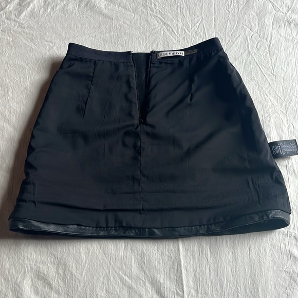Alice + Olivia Leather Skirt Black "Jaya" Gold Chain Trim Accents Mini Skirt  0 - Picture 8 of 16
